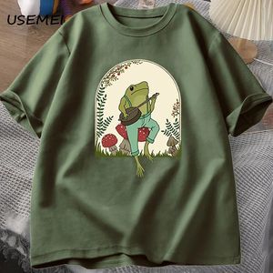 Süßer Cottagecore T -Shirts ästhetischer Frosch spielen Banjo auf Pilz T -Shirt Männer Sommer Baumwolle Kurzarm Tee Herren Kleidung 240418