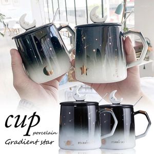 Mugs 400ML European Luxury Gold-painted Ceramic Coffee Mug With Lid Spoon Belly Cup Gradient Color Night Star Moon Couple Gift