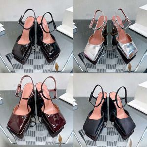 봄 여름 여름 여성 디자이너 Baotou Sandal Cuarse Heel Diagonal Cut Square 발가락 신발 크기 35-42 9.5cm 원래 품질