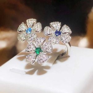 Bandringe 925 Silber neuer Full Set Flower Ring for Women Mode plattiert 18k elegant brillante Party Hochzeit Schmuck Geschenk H240425