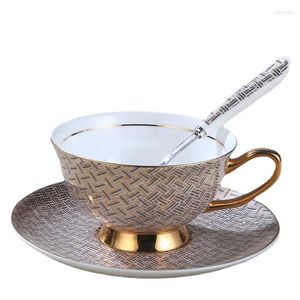 Tassen HF Europäischer Stil eleganter Knochen China Kaffeetasse und Untertassen englischer Nachmittagstee Schwarz mit Spoon Cups Tasse