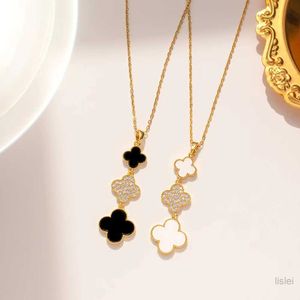 Designer Jewelry Black and White Four-leaf Clover Necklace Female Clavicle Chain Light Luxury Pendant Fashion 18k Gold Necklace Classic Girls for Gifts