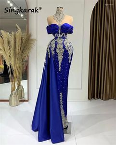 Party Dresses ELEGGAT DUBAI SIMAIRAID Aftonklänning 2024 off axelapplikationer Crystal Pärled Rhinestone Arabic Prom Wedding Robe