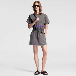 Designerinnen Frauenkleid ärmellose Designer Top gestickt gesticktes Strick-T-Shirt Sommer Spring Frauenmantel Schlankes Fit Kleid Basic Classic Hemd gewaschenen Buchstaben Kleid 5315