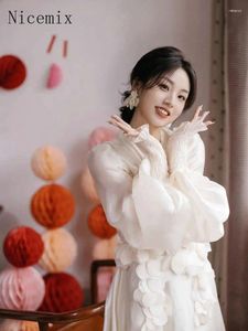 Casual Dresses Chinese Morning Robe Bride Toast Engagement Dress High End Luxury White Fairy midja Slimming V-Neck Långt för kvinnor