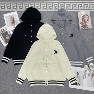 女性用ジャケットデザイナー23秋の新しいCE Trimphal Arch Chest Badge Hooded Fashion CasuareKishited Cardigan for Women Cmav