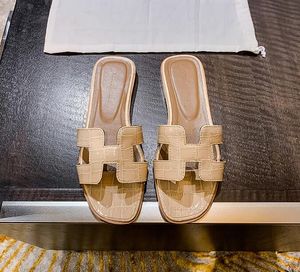 مصممة النعال نساء صندل أزياء للسيدات النعال المفتوحة أصابع من الجلد الأصلي غير الرسمي أحذية في الهواء الطلق الشاطئ الشاطئ شقق
