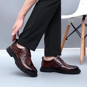 Lässige Schuhe Soziale elegante Herren Brogue Britisch -Stil Retro Formal Oxfords Leder Kleid Geschäft Hochzeit Erwachsener Schnürschuhe