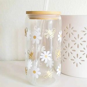 Tumbler 1pc 16oz kleiner Gänseblümchen -Bienenmuster Aufkleber transparenter Glas Tumbler Einfacher frischer Getränkebecher geeignet für den Sommer H240425