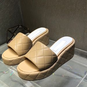 Wedge Mules Designer Kobiety luksusowe platformy szkieletowe buty jambskin sandał płaski niski obcas Flip-flops bohemian slip na vintage swobodny slajdy na zewnątrz plaż