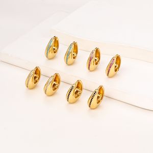 Geometrik U şeklindeki kulak tokası elmaslar mikro kakma renkli zirkonyum içi boş küpeler Avrupa Amerikan moda çok yönlü kulak klip tasarımcısı