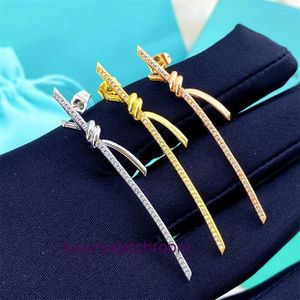 Fashion Simple Ttifeeny Earrings Versatile V Gold Plated Mijin Diamond Inlaid Knot Cord for Womens Light Luxury Twisted Stainless Steel