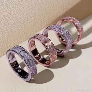 Designer Carteras Catier High Edition 18K Roségold V-Gold Ring Full Sky Star Full Diamond Love Wide and Enge Edition Drei Reihen Matching Ring für Männer und Frauen