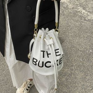 Designer de luxo Miozj Bolet Bag Letter Spring Bag Saco de ombro Trendência