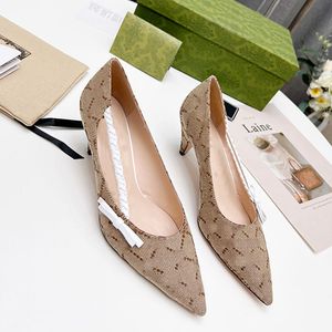 Bow Denim Pumps Women Designer Heels Shoes 5cm Kitten Heel Boat Dress Shoes Fashion Sandals Weave Chain Classic Letter Hardware Party Pump Sexy Pointed Toe Comfort