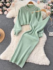 Tekerer Kış Kadınlar Örme Setleri Moda Ekmekli Uzun Kollu İnci Sweechnited Camis Elbise Setleri Moda Sweater Takımları 240418