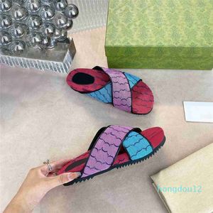 Designer 15a Donne Piattaforma Sandali Sandali classici ricamati G SLIPER MULE MULE FLORA FLORA Slide alla moda Slide di stile facile da asciugatura Lersy Slides