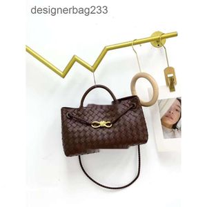 Venetas Ost/West -Andiamo -Tasche Lady Bag Classic Bags Design Neues Metallschnallen Leder gewebt