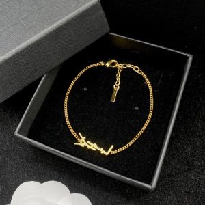 2024 Original Designer Girlsl Women Letter Armband Elegant Love 18K Gold Bangles LOGOLEGRAVE JEBETE Fashion Jewelry Lady Party