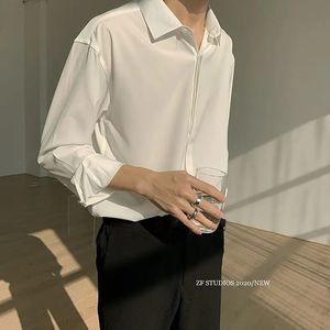 Повседневная белая рубашка для мужчин твердый цвет шелк с длинным рукавом рубашка Harajuku Loak Top Caffice Drape Белая японская уличная одежда 240425