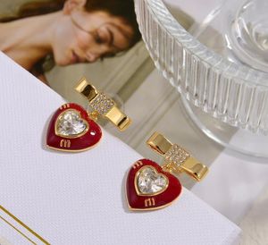 Designer Heart Earrings for Women High Quality Luxury Red Love Gold Rhinestone Copper Circle Chandelier Earring smycken gåvor gratis fartyg