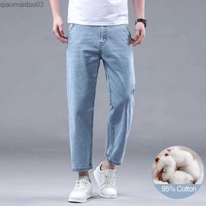 Jeans masculinos Novo verão 95% de algodão puro reto jeans clássico elástico mole mole azul claro jeans do tornozelo de jeansl2404