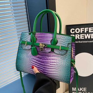 Designer Bag väskor Kvinnlig fashionabla populära stora kapacitetshandhållna tygväska