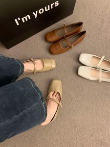 Tasarımcı Sıradan Ayakkabı Fransız Marilyn Kadınlar 2024 İlkbahar ve Sonbahar Yeni Square Sığ Ağız Düz Single Tek Çizgi Tokalı Büyükanne Ayakkabıları