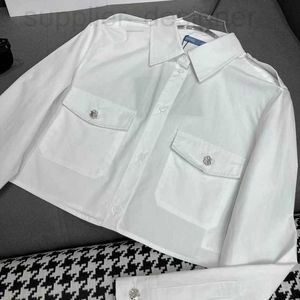 Bloups Women Shirts Designer Nanyou Zhi 2024 No início da primavera novo e doce e doce bolso duplo de manga curta de manga longa Slim Fit Versatile Shirt 5yd9