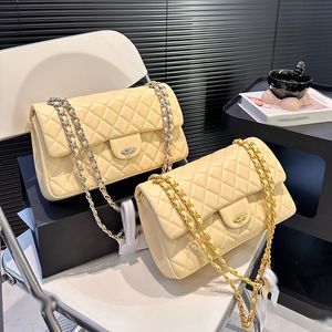 Kadın tasarımcı orta omuz çantası klasik çift flep kuzu derisi deri altın/gümüş donanım matelasse zinciri lüks tote cüzdan çapraz vücut çanta çantası 26x16cm