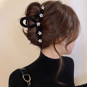 Klämmor Nya glittrande strassstjärna Black Grab Clip Temperament Female Pan Hair Shark Clip Hair Headwear For Women Hair Accessories Y240425