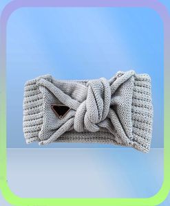 2022 Dropirship Designer Knitting Bow Heads Bands for Women Girl Girl Winter Elastic Triangle Metal Head Abbandata per capelli Head7143640