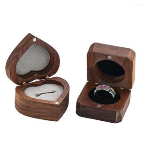 Bolsas de joalheria 1pc Natural Solid Wood Escultura Geometria Quadrada Coração Judlery Box Ring Ring Storage Display Organizador de transporte