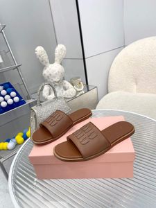 Moda Women Summer Sandals Gilda Gilda Glass Flats Slidres Pool Diversão Slids Itália Originais marrons Branco Branco Blinecing Designer de tecelagem Escritório Caixa de sapatilhas EU 35-43