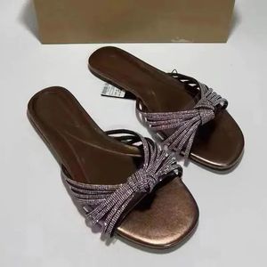 Kadınlar Yaz Moda Parlatıcı Düğüm Terlikleri Kadın Konforlu Yuvarlak Yuvarlak Yuvarlak Düz Sandalet Plaj Flip Flops 40 Boyut Özel Fiyat 240415