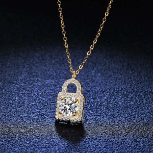 Sterling Sier 925ペンダント1 Moissant Diamond Necklace Womens 18K Yellow Key Heart Lock Necklace Sier Pendant Lock