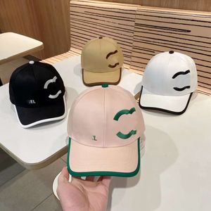 Designers Hat Lettere di moda di lusso Cap da baseball Donne uomini Cap da ballo sportivo Cappello da sole da viaggio all'aperto