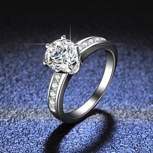 Sterling Sier 925 Ring Moissanite Six Claw Female Ring Fashion Classic Crown Jewelry