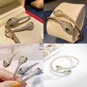 Designer 2024lies Women Top Full Diamond Ring Women's Green Eyed Double Head Snake Bracelet with Adjustable Openingq2 's Original Quality