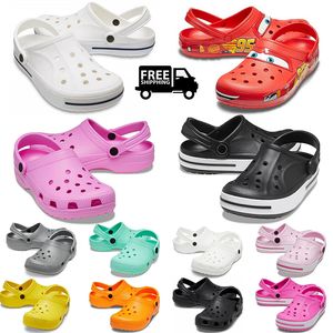 Kostenlose Versanddesignere Sandalen rutschen Slipper Männer Frauen Schnallen Klassiker klassische Schuhe Baby Kinder Pantoffeln Dreifach schwarze weiße Sandalenschuhe