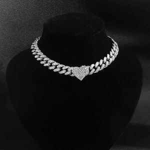 Strands Iced Out Miami Curb Cuban Chain Necklace Fom Womens Gold Sparkling Paved Rhinestone Cuban Link Choker Necklace Punk Jewelry 240424