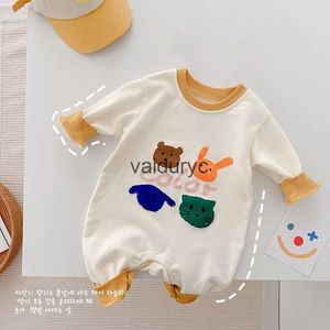 Rompers 2024 Autumn New Baby Clothing Cartoon Style Boys Rompers Girls Girls Mumpsuits Girls Outerwear H240429