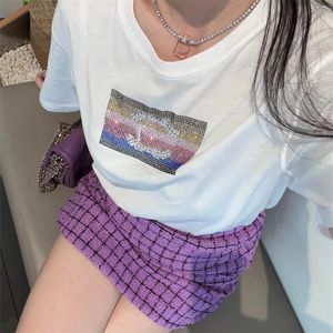 女性用Tシャツデザイナーの服Y2Kトップファッションライト豪華な短いレインボーグラディエントパターン掘削半袖掘削