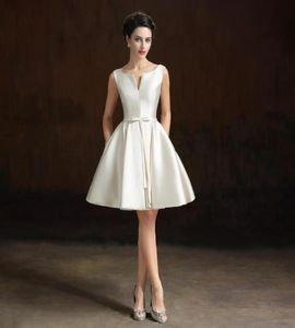 2019 короткие специальные платья дизайнерские драгоценные шейки колена с поясными коктейль