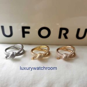 Frauen Band Tiifeany Ring Schmuck High Edition V Gold Twilled Full Diamond für 18k Modelle Luxusknoten -Schmetterlingsseile Paceed Pair