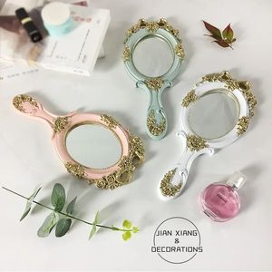 3 färger söta kreativa vintage handspeglar Makeup Vanity Mirror Handhållen kosmetisk spegel med handtag för gåvor