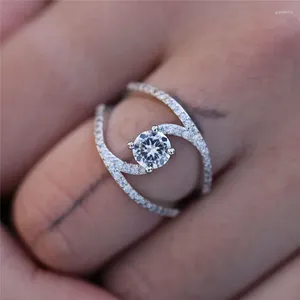 Z bocznymi kamieniami kup czysty kamienny pierścień dla kobiet unikalny design pusta impreza srebrna biżuteria zaręczynowa