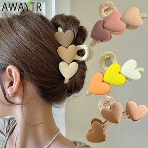 Klipsy do włosów barrettes w pobliżu korei Korea Serce Kształt akrylowy pazurki do włosów kraba duże klipsy perłowe dla kobiety dziewczyny kąpiel barrette lady moda nakrycia głowy 240426