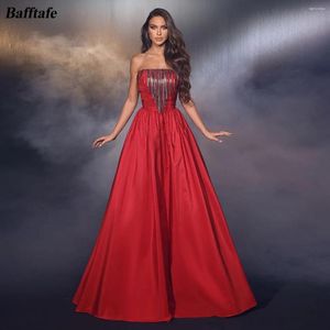 Abiti per feste Bafftafe Red Satin Mermaid Woman Sera Strapless Nappa senza spalline Abito formale Occasionali abiti da ballo