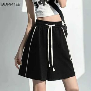 Kvinnors shorts Sidor Stripe Shorts Kvinnor Harajuku S-5XL Sporty Unisex New Summer Streetwear Prevalent Casual Students All-Match Loose Ulzzang D240426